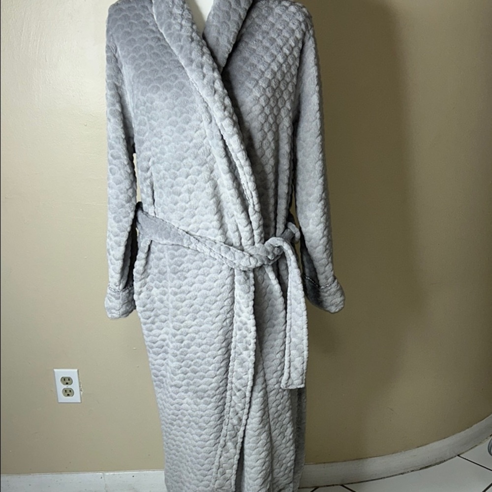 Oscar de la Renta pink label Cozy Gray Textured Robe
